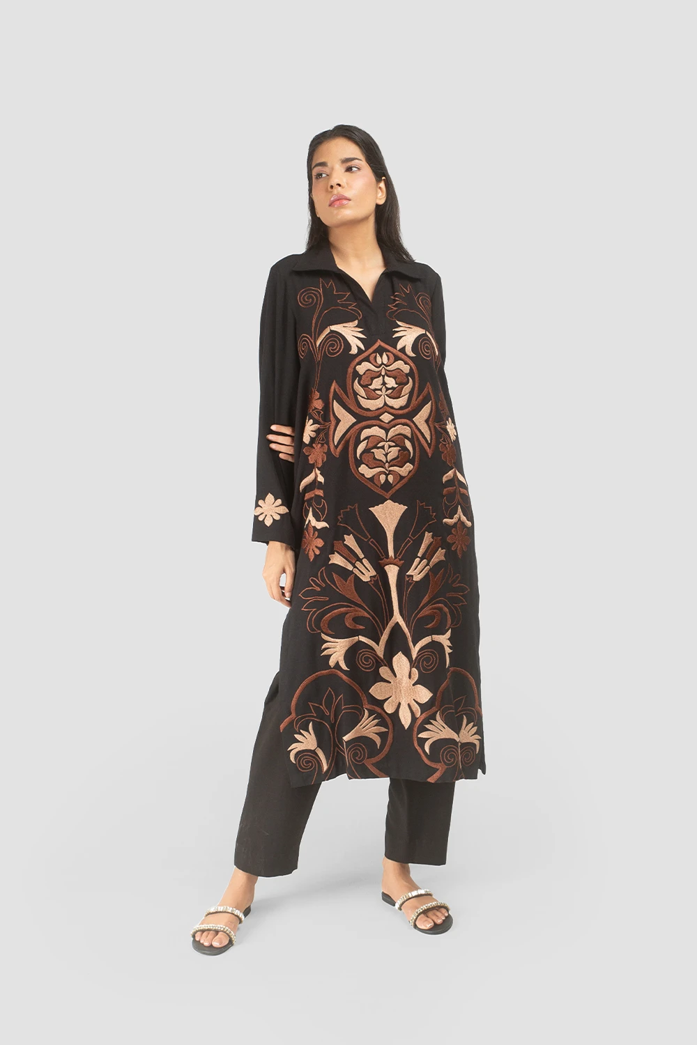 NAIRI BLACK